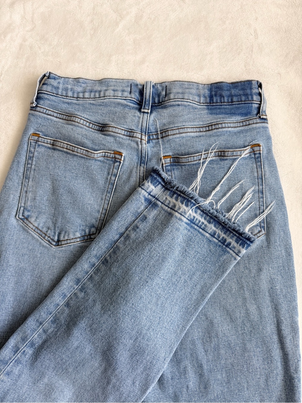 Abercrombie & Fitch Ankle Straight-Leg Ultra High Rise Jeans - Picture 9 of 9